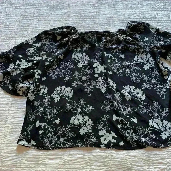 Torrid - Picture 1 of 3